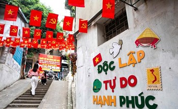 Hà Nội hút khách, doanh thu du lịch bứt phá