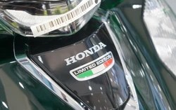Honda SH150 Vetro được ưu đãi lớn dịp Quốc khánh: Người mua được tặng thêm xe máy điện