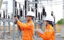 Khách hàng tiếp tục phản ánh hóa đơn tiền điện tháng 8 tăng bất thường, EVN giải thích do thời tiết cực đoan và thói quen sử dụng thiết bị điện.