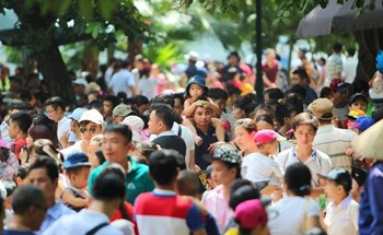 Ngành du lịch tăng tốc mạnh mẽ, trở thành điểm sáng kinh tế Việt Nam 2025