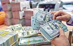 Chính sách tiền tệ toàn cầu gây sức ép qua nhiều kênh