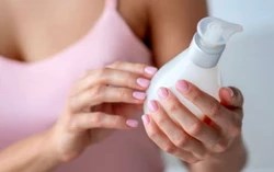 Bộ Y tế yêu cầu thu hồi toàn quốc 3 sản phẩm dầu gội và dung dịch vệ sinh của Vinamake vì là hàng giả