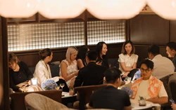 Người Việt đổi gu ăn tối: Chuộng bar, lounge và “lẩu một người”