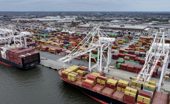 Mỹ – Trung leo thang căng thẳng khi cùng áp phí cảng mới lên vận tải biển