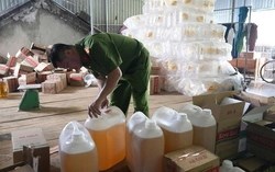 Phát hiện xưởng sản xuất dầu ăn giả ở Nghệ An: Hơn 2,7 triệu lít bị tuồn ra thị trường, thu lợi bất chính 75 tỷ đồng
