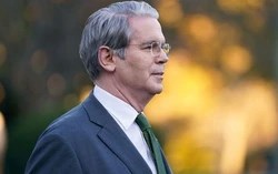 Trump cảnh báo Bộ trưởng Tài chính có thể mất chức nếu Fed không sớm hạ lãi suất