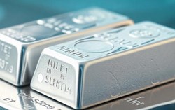 Bạc trở thành ngôi sao tăng giá mạnh nhất thị trường kim loại quý năm 2025