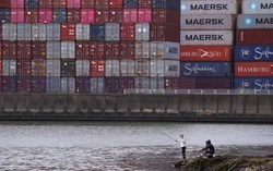 Thặng dư thương mại Trung Quốc lần đầu vượt 1.000 tỷ USD nhờ luân chuyển dòng hàng sang Đông Nam Á và châu Âu