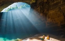 Biểu tượng du lịch mạo hiểm Việt Nam hút khách toàn cầu, tour Sơn Đoòng kín chỗ đến 2027