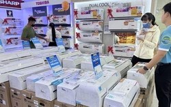 Giá máy lạnh lao dốc kỷ lục trước thềm bỏ thuế, thị trường vẫn trầm lắng