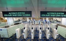 Quy trình làm thủ tục tại Nội Bài chính thức đổi mới: Hành khách check-in, soi chiếu bằng nhận diện khuôn mặt