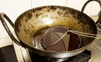 Thói quen bếp núc âm thầm gây hại sức khỏe: 5 sai lầm phổ biến có thể làm tăng nguy cơ ung thư trong gia đình