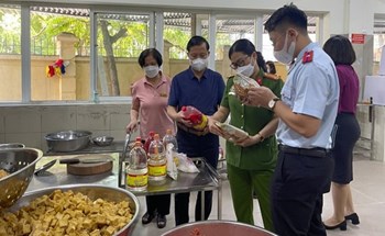 Hoàn thiện khung pháp lý an toàn thực phẩm: Yêu cầu cấp thiết sau 15 năm thực thi