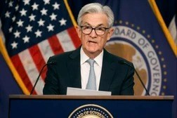 Fed đưa lãi suất lên cao nhất 14 năm, báo hiệu sắp thay đổi chính sách