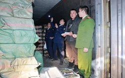 Bắc Ninh kịp thời thu giữ container thực phẩm bẩn, hơn 6 tấn lạp xưởng bị buộc tiêu hủy