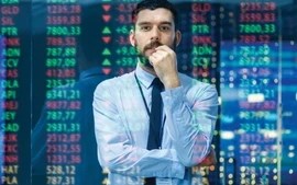 Dòng vốn ngoại rút mạnh khỏi chứng khoán Việt Nam: Vì sao bán ròng gần 53.000 tỷ đồng vẫn chưa dừng lại?