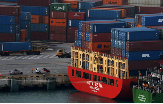 Căng thẳng thương mại làm "lu mờ" bức tranh kinh tế ASEAN