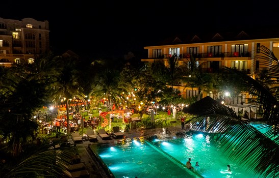 Giữa Phố cổ Hội An, “Buffet treo” tái hiện một nét văn hóa xưa đầy thú vị