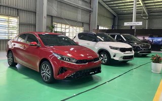 Lãi suất vay mua ô tô tăng vọt, người mua xe áp lực trả nợ