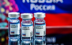 Vắc xin của Nga an toàn đến đâu? Vì sao giới chuyên môn lo ngại và nghi ngờ?