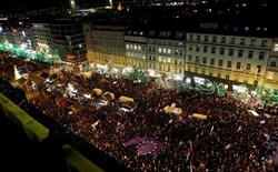 Hàng chục nghìn người biểu tình tại Prague phản đối Thủ tướng Séc