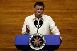 Duterte tranh cử phó tổng thống năm 2022