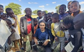 Đi một mình vẫn an tâm: Bí quyết giữ an toàn của Lại Ngứa Chân sau hành trình qua 195 quốc gia