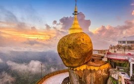 Khối đá vàng treo lơ lửng trên đỉnh núi Myanmar: nghìn năm đứng vững giữa rung chấn 7,7 độ