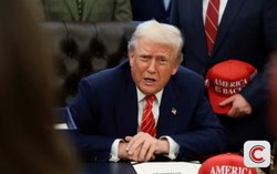 Cải tổ công vụ Mỹ gây chấn động: 50.000 quan chức liên bang có thể mất “lá chắn” việc làm