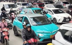 Taxi xăng Hà Nội phải chuyển sang xe điện trước 2030, nhiều ưu đãi lãi vay và lệ phí