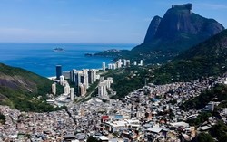 Từ khu ổ chuột bị né tránh thành điểm check-in nổi tiếng: Clip drone viral mở lối sinh kế mới cho cư dân Rio