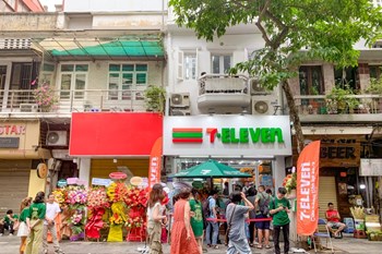Các cửa hàng tiện lợi trên đường đua mới