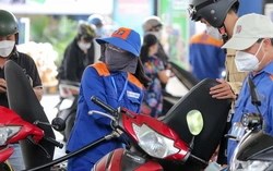Giá xăng dầu tiếp tục hạ nhiệt, dầu diesel giảm gần 1.000 đồng/lít