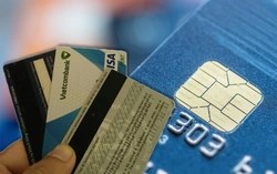 Ngừng giao dịch thẻ từ từ 1/7: Cách đổi sang thẻ chip an toàn
