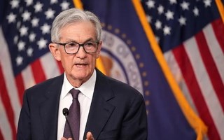 Chủ tịch Fed Powell cảnh báo lạm phát: ‘Thuế quan sẽ khiến nhiều người phải trả giá’