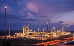 Doanh nghiệp dầu khí ký loạt hợp đồng 600 triệu USD cung cấp nguyên liệu cho siêu nhà máy lọc dầu