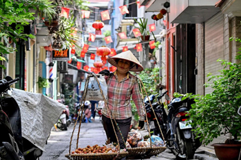AMRO: Thuế quan Mỹ sẽ ảnh hưởng rõ nét đến ASEAN+3 trong năm 2026, Việt Nam vẫn giữ triển vọng tăng trưởng tích cực