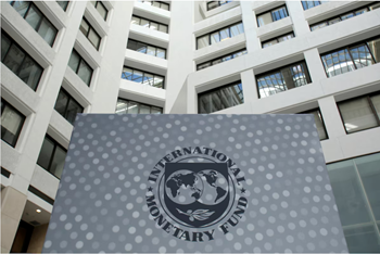 IMF nâng nhẹ dự báo tăng trưởng toàn cầu, cảnh báo rủi ro lớn từ thuế quan và bất ổn tài chính