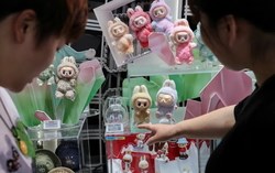 Hơn 200.000 món đồ chơi Labubu giả bị thu giữ, dấy lên lo ngại nguy hại cho trẻ em