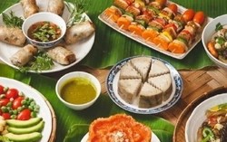 Chi phí mâm cúng Rằm tháng 7 tăng cao, người dân thận trọng trong chi tiêu