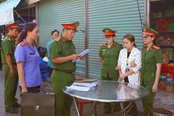 Khi nào chấm dứt vòng xoáy “bẫy hụi”?