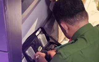 Công an TP.HCM mở két sắt của Ngân 98, thu giữ 80 sổ đỏ và nhiều tài sản giá trị