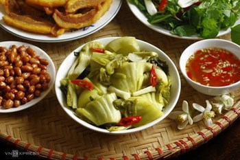 Rau củ muối có thể làm tăng nguy cơ ung thư nếu ăn quá nhiều, sai cách