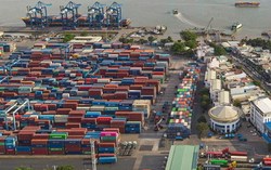 Thương mại Việt Nam bứt tốc, tổng kim ngạch tiến sát 920 tỉ USD trong năm 2025