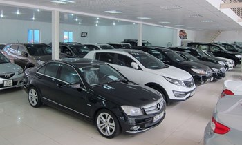 Người tiêu dùng dè dặt với xe ô tô xăng cũ, thị trường chờ đợi làn sóng điện hóa