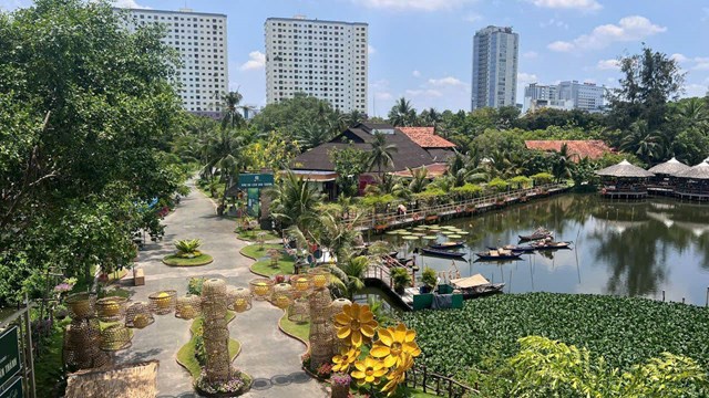 Gợi ý 10 điểm check-in Tết không tốn phí ở TP.HCM, đậm nét truyền thống và lên hình như phim cổ trang - Ảnh 9