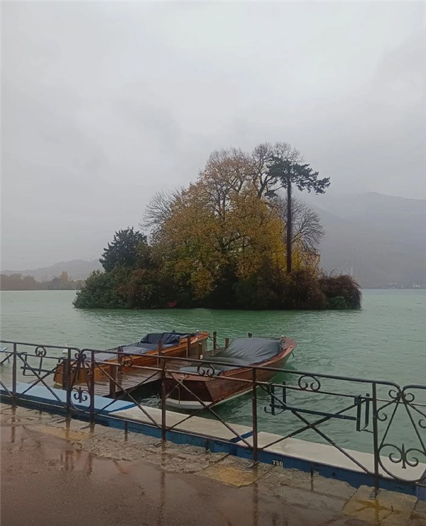 S&ocirc;ng Seine thơ mộng