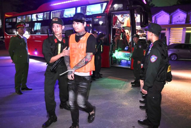 C&aacute;c nghi phạm bị bắt giữ tại Campuchia. (Ảnh: C&ocirc;ng an tỉnh Tuy&ecirc;n Quang)