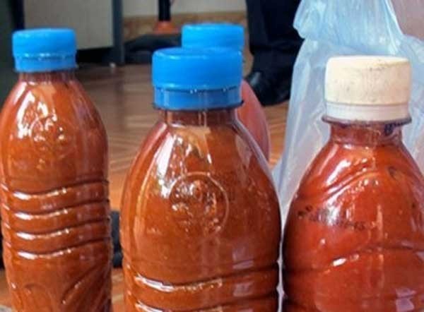 Thấy 3 dạng tương ớt này ngoài chợ thì né gấp, rẻ mấy cũng đừng mua - Ảnh 1