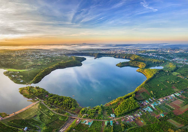 Biển hồ Pleiku - vi&ecirc;n ngọc b&iacute;ch nơi cao nguy&ecirc;n